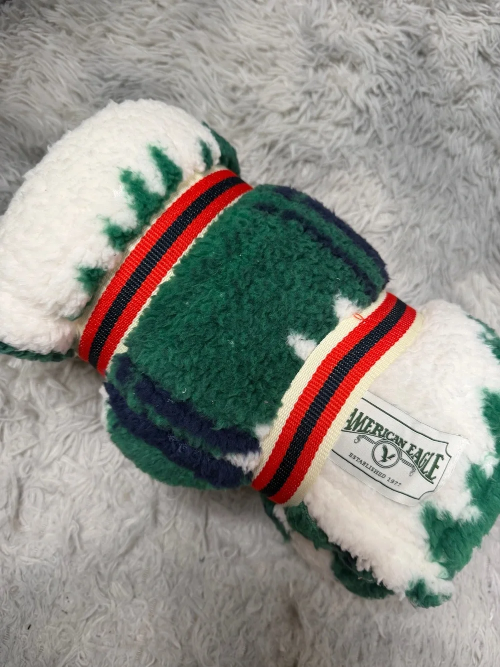 American Eagle Sherpa Blanket Mountain Blue Green Plaid NWT